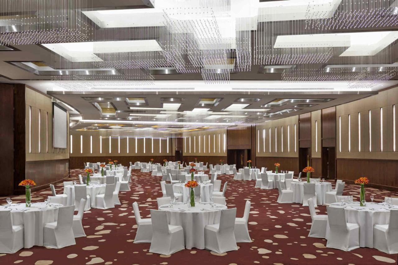 Millennium Hail Hotel Eksteriør bilde The Grand Ballroom